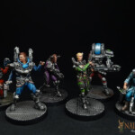 Des figurines d'Okko Chronicles, L’équipage, groupe de figurines qui rassemble les premiers héros de la boîte de base du jeu.
